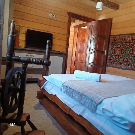 Holiday home біля річки з чаном,садиба квітуча долина Vorokhta