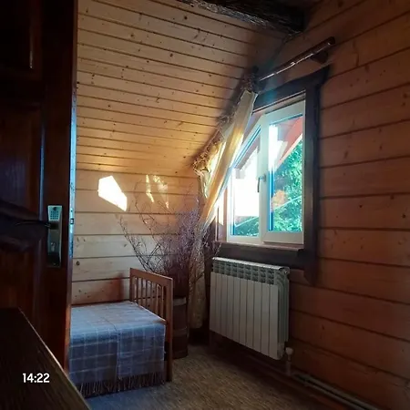 біля річки з чаном,садиба квітуча долина Vorokhta