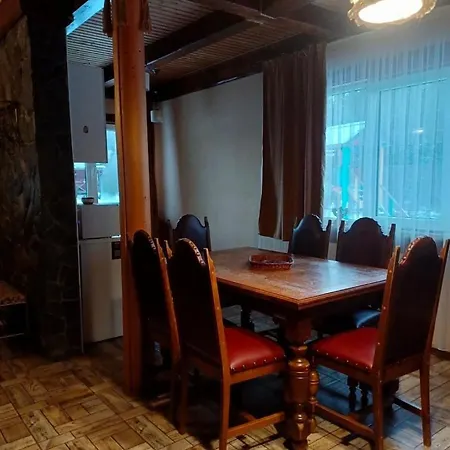біля річки з чаном,садиба квітуча долина Holiday home